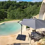 Vip Refuge